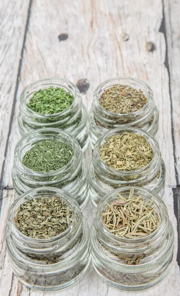 Kuru otlar çeşitli