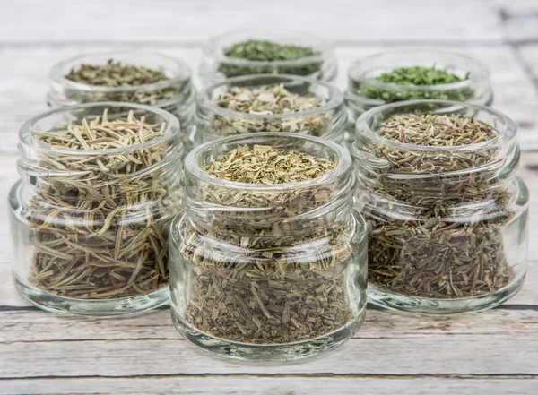 Kuru otlar çeşitli