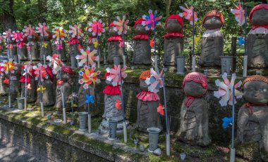 Küçük çocuk heykelleri Zojoji Temple, Tokyo
