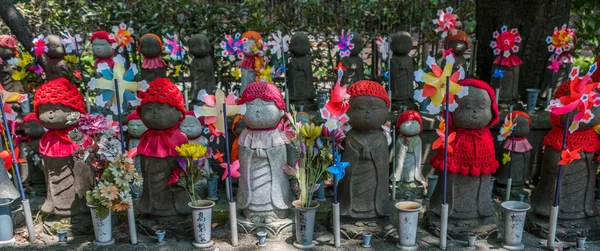 Little children statues in Zojoji Temple, Tokyo — Stock Photo, Image