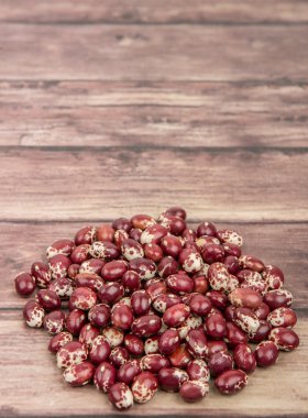 Pinto fasulye veya benekli fasulye 