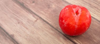 Japon kırmızı Erik