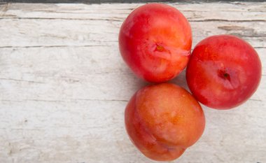 Japon kırmızı Erik