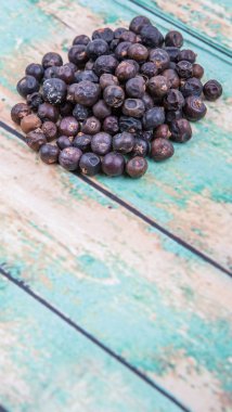 Ardıç meyveleri kurutulmuş