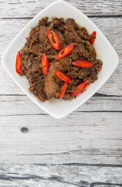 Малайзійський блюдо Rendang Tok або яловичина сухий тушковані — стокове фото