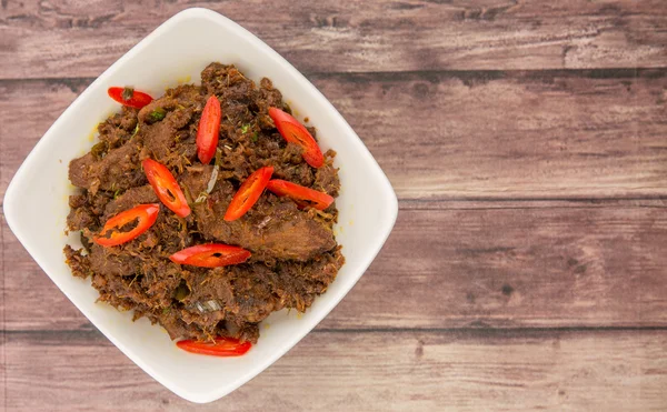 Plato malayo Rendang Tok o estofado seco de ternera — Foto de Stock