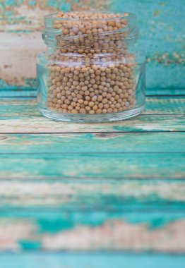 cam kavanoza hardal tohumu