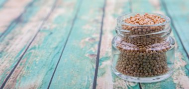 cam kavanoza hardal tohumu