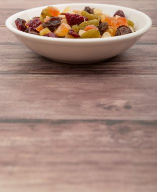 Karışık kuru meyve parçaları 