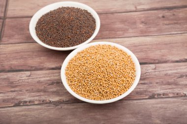 Sarı ve kahverengi hardal tohumu