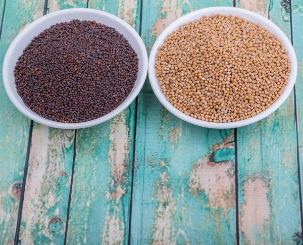Sarı ve kahverengi hardal tohumu