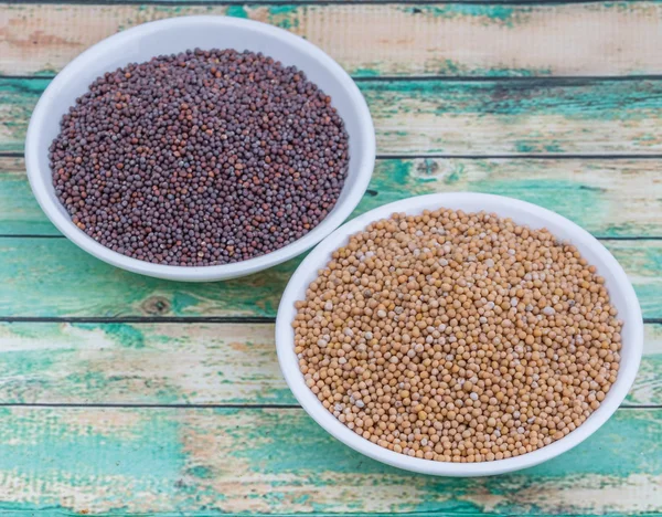 Sarı ve kahverengi hardal tohumu