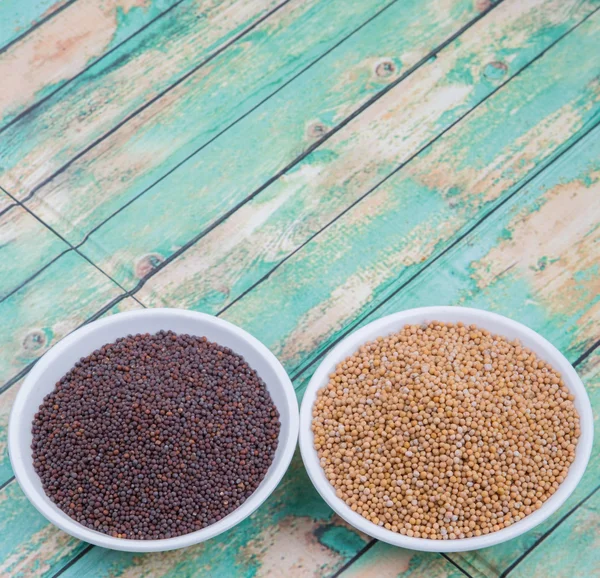 Sarı ve kahverengi hardal tohumu