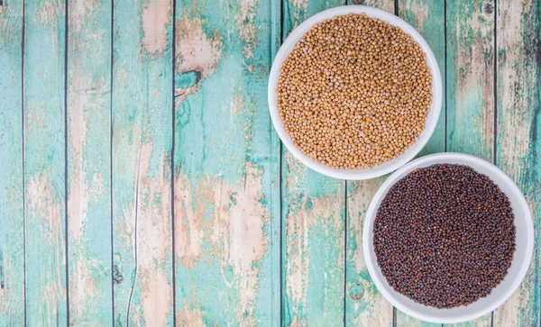 Sarı ve kahverengi hardal tohumu