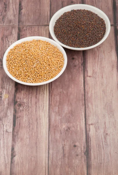 Sarı ve kahverengi hardal tohumu
