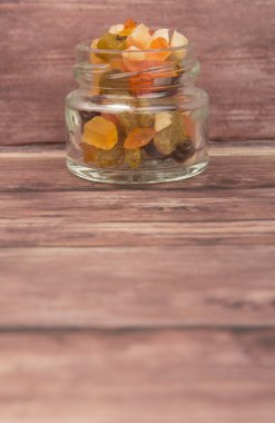 Karışık kuru meyve parçaları