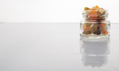 Karışık kuru meyve parçaları