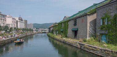 Eski taş ambarları 