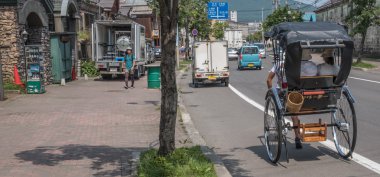 Otaru City, Japonya sokakta gezi turist.