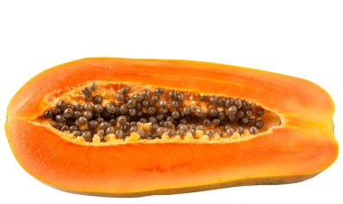 Beyaz arka plan üzerinde papaya meyve kesme