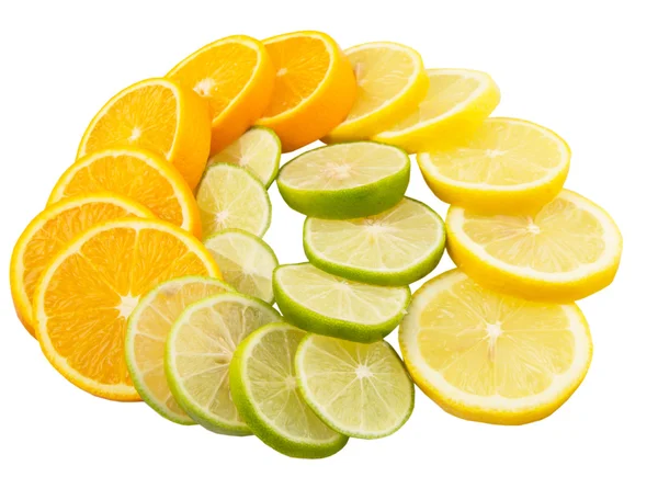 Lime Citron Och Apelsin Layer Skivor Över Vit Bakgrund — Stockfoto