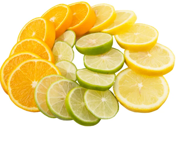 Lime Citron Och Apelsin Layer Skivor Över Vit Bakgrund — Stockfoto
