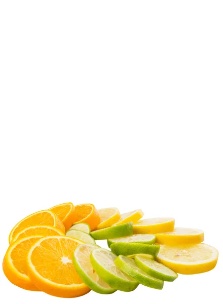 Lime Citron Och Apelsin Layer Skivor Över Vit Bakgrund — Stockfoto