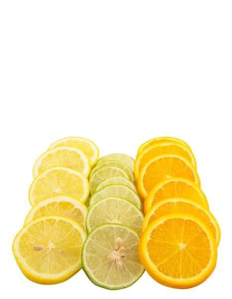 Lime Citron Och Apelsin Layer Skivor Över Vit Bakgrund — Stockfoto