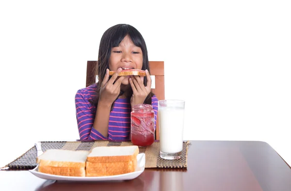 Jovem malaio asiático Preteen menina tomando café da manhã — Fotografia de Stock