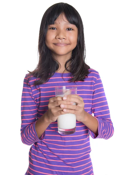 Joven asiática chica con leche — Foto de Stock