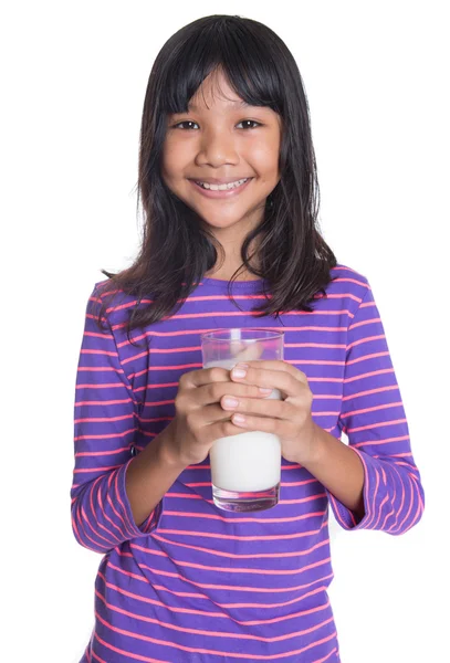 Junge asiatische Mädchen mit Milch — Stockfoto