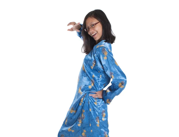 身穿传统服装的马来姑娘 — 图库照片