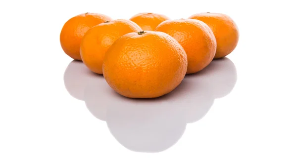 Eine Gruppe Mandarinen-Orangen — Stockfoto