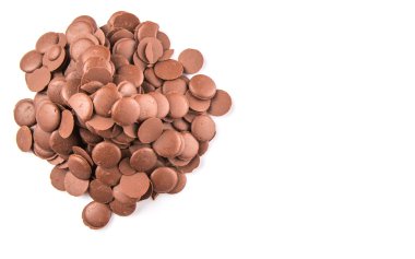 Beyaz arka plan üzerinde çikolata düğmesi