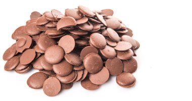 Beyaz arka plan üzerinde çikolata düğmesi