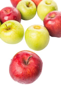 Kırmızı ve yeşil elma