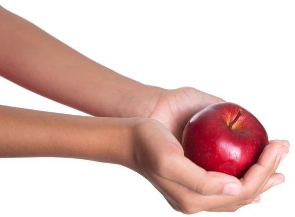 Segurando uma maçã vermelha — Fotografia de Stock