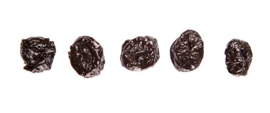 Kurutulmuş Erik veya beyaz arka plan üzerinde kuru erik