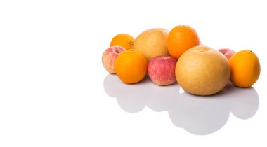 Gala, Nash'e Asya armut Elmayla beyaz arka plan üzerinde