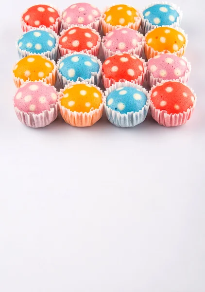 Farbenfroher gedämpfter Reispolka-Dot-Muffin — Stockfoto