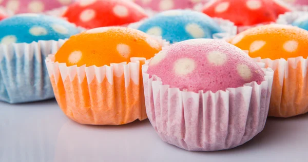 Färgglada kokt ris Polka Dot Muffin — Stockfoto