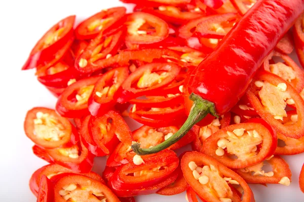 Tagliare fette di peperoncino rosso — Foto Stock