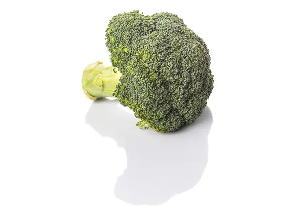 白い背景の上のブロッコリー野菜 — ストック写真