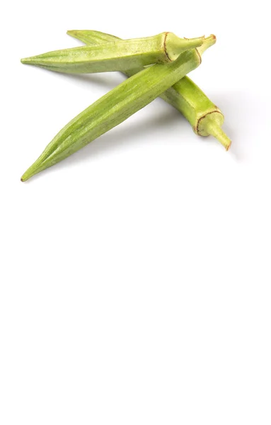 Bamya Veya Bayan Parmak Sebzelerin Beyaz Arka Plan Üzerine — Stok fotoğraf