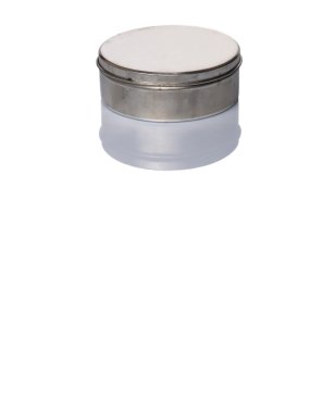 Beyaz arka plan üzerinde düz teneke kutu