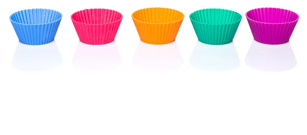 Verschiedene Farben Von Silikon Cupcake Backformen Isoliert Auf Weißem Hintergrund — Stockfoto