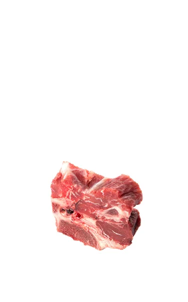 Pedaço Carne Vaca Congelada Cortada Sobre Fundo Branco — Fotografia de Stock