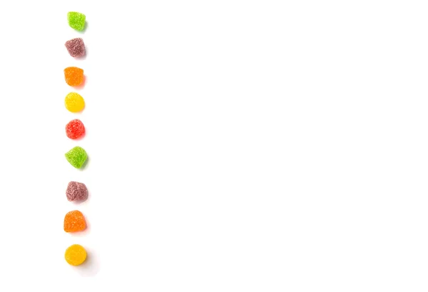 白い背景の上のカラフルなミックス砂糖ゼリー キャンデー — ストック写真