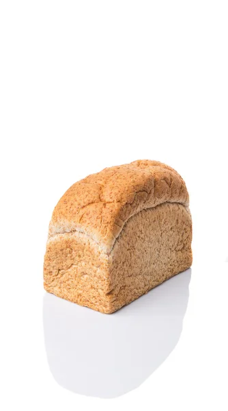 Ein Laib Brot Vor Weißem Hintergrund — Stockfoto