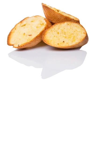 Домашний чесночный хлеб из французского багета — стоковое фото
